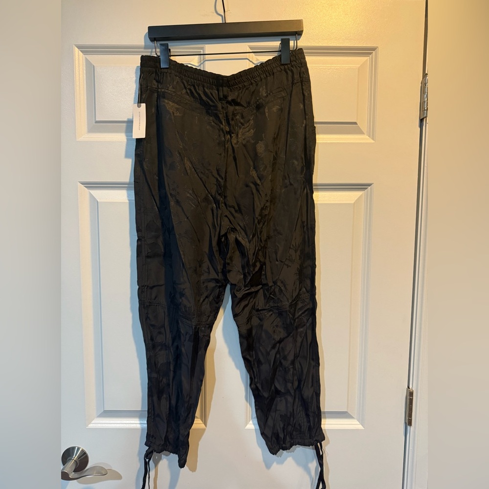 Anthropologie Floral Jacquard Joggers size M NWT - Picture 6 of 8